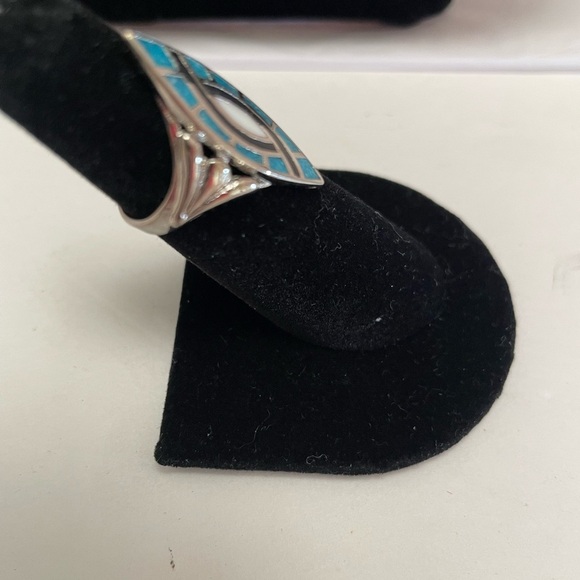 Vintage Sterling Silver Hummingbird Pattern Crushed Turquoise Inlay Size 4.5 - Picture 4 of 7